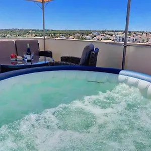 Alpha - 2 Bedrooms, Private Rooftop Patio With Hot Tub, Bbq And View Apartment